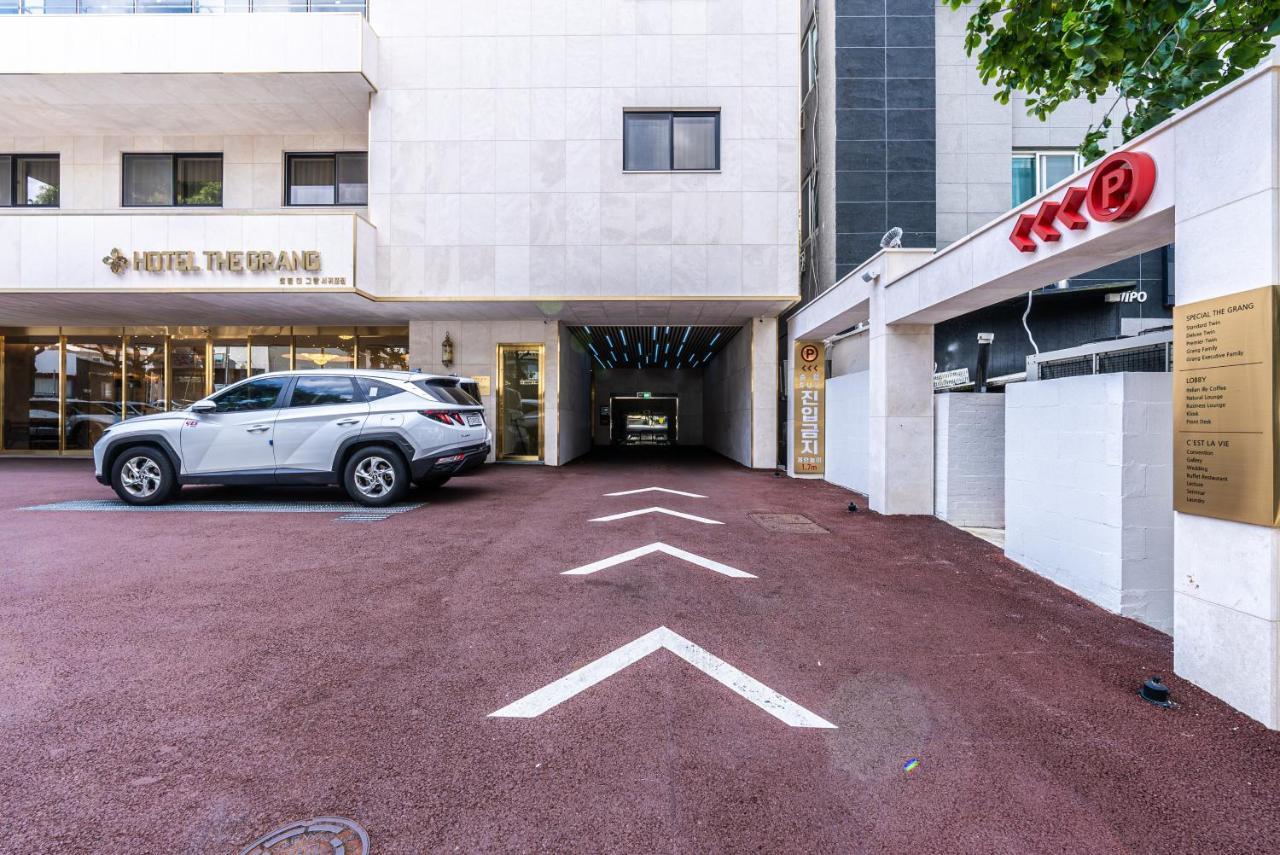 Hotel The Grang مدينة سيوجويبو المظهر الخارجي الصورة