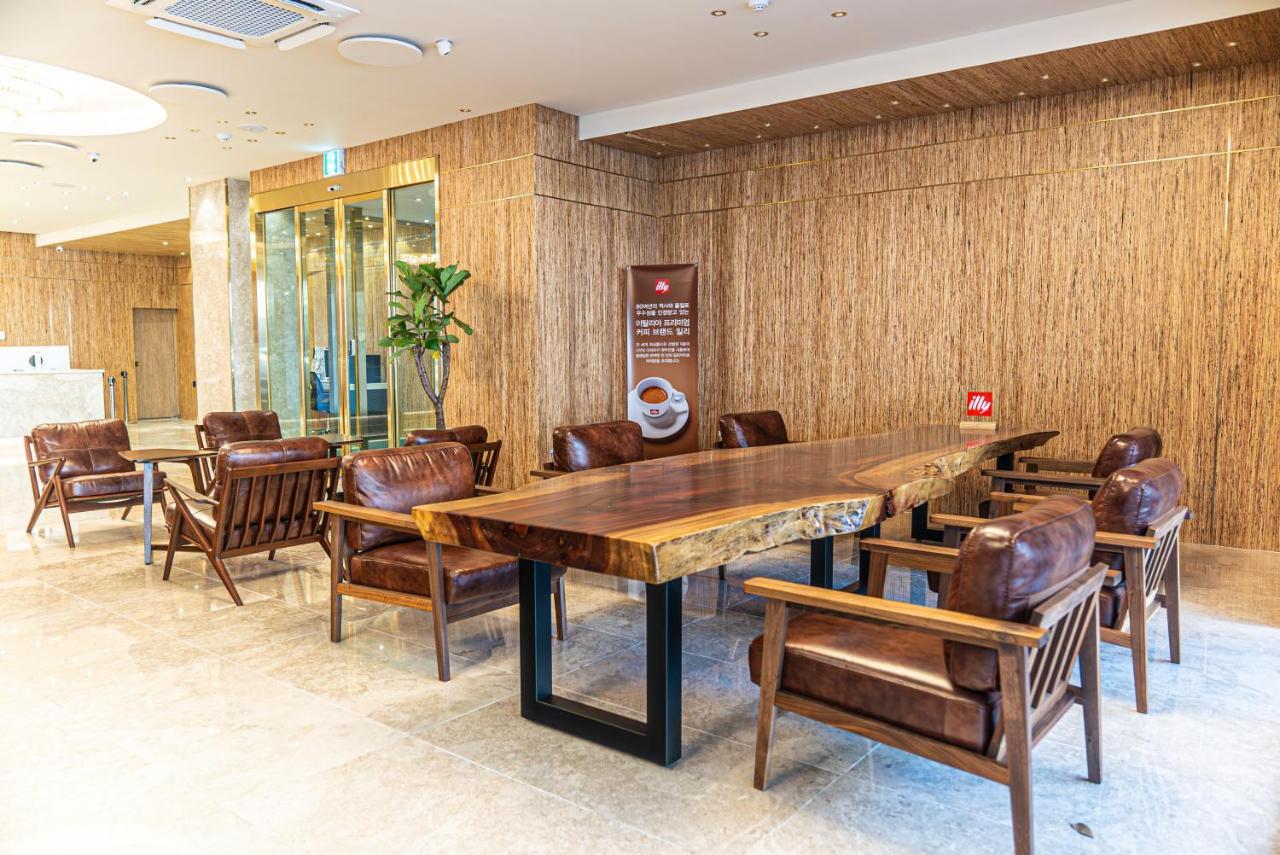 Hotel The Grang مدينة سيوجويبو المظهر الخارجي الصورة