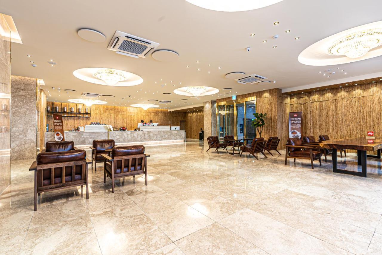 Hotel The Grang مدينة سيوجويبو المظهر الخارجي الصورة
